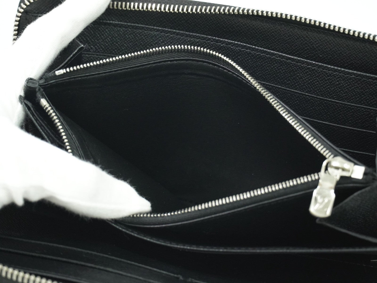 Louis Vuitton Zippy Organizer Taiga Leather, BLACK, LEATHER, Wallets