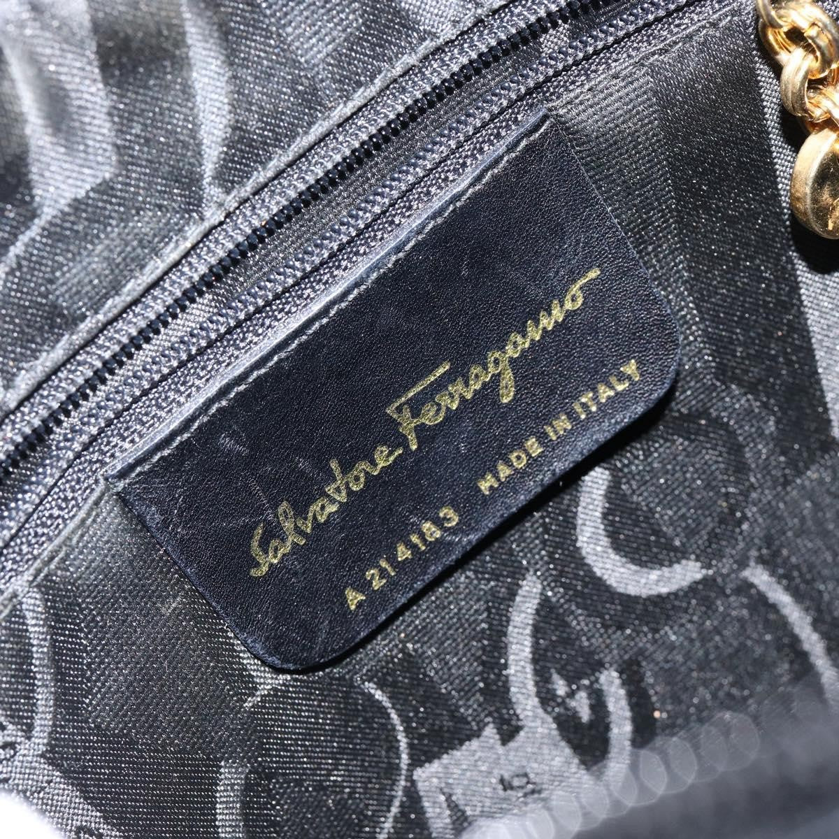 Salvatore Ferragamo Vala Shoulder Bag Patent Leather, BLACK, PATENT_LEATHER, Shoulder bag