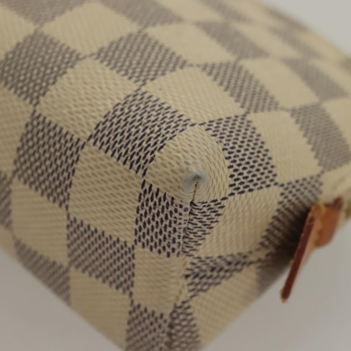 Louis Vuitton Cosmetic Pouch Damier, WHITE, CANVAS, Toiletry Case
