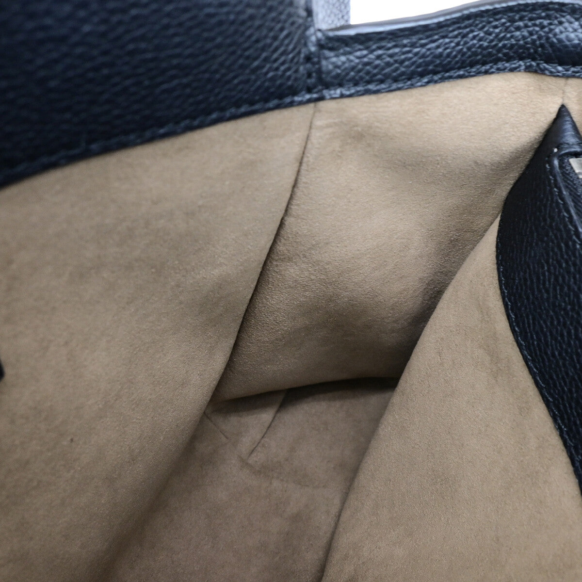 Louis Vuitton Sevres Handbag Mahina Leather, BLACK, LEATHER, Shoulder bag