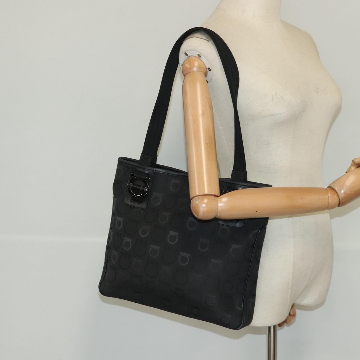 Salvatore Ferragamo Gancini Tote Gancini Canvas, BLACK, CANVAS, Tote bag