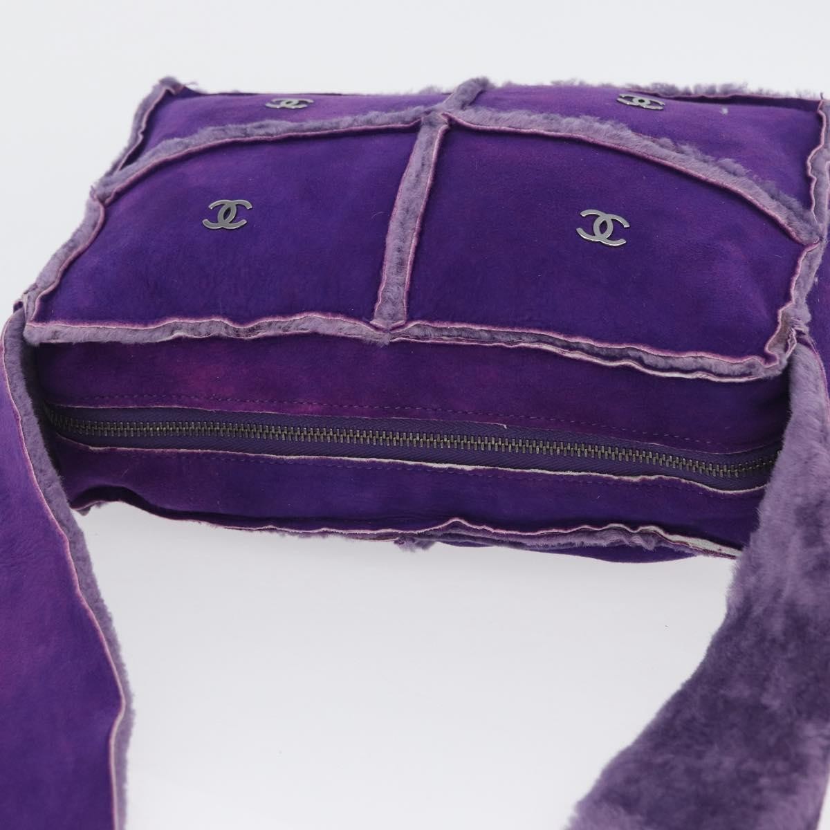 Chanel CC Logo Shoulder Bag Shearling and Suede, PURPLE, SUEDE, Shoulder bag