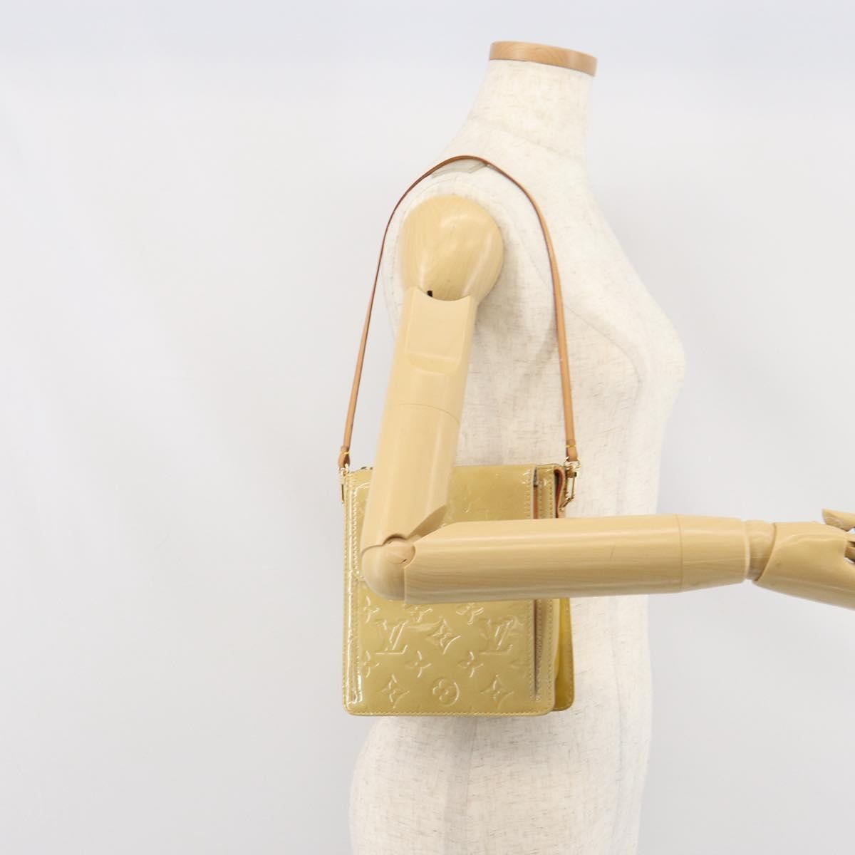 Louis Vuitton Mott Handbag Monogram Vernis, Beige, Patent Leather, Clutch