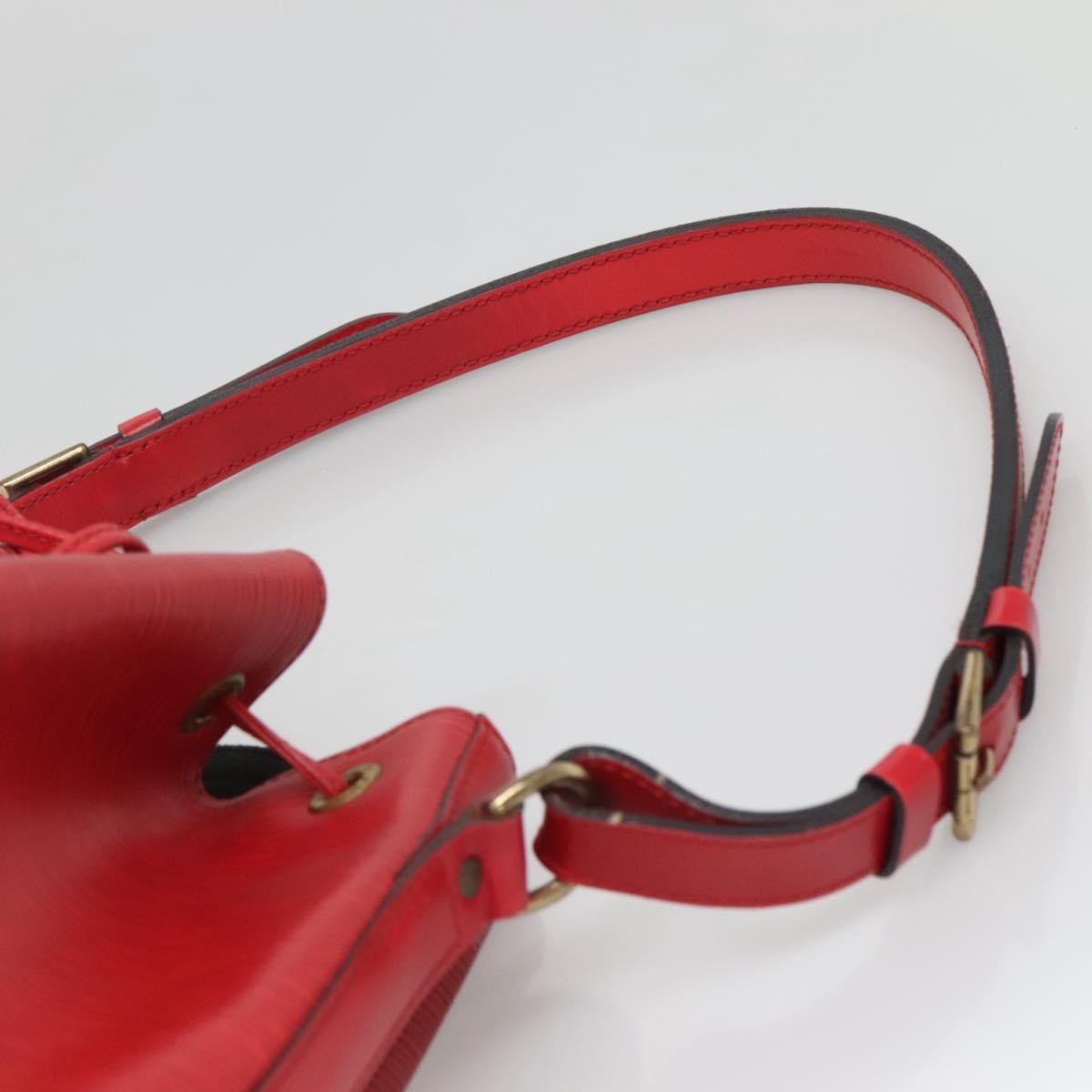 Louis Vuitton Noe Handbag Epi leather, RED, LEATHER, Handbag