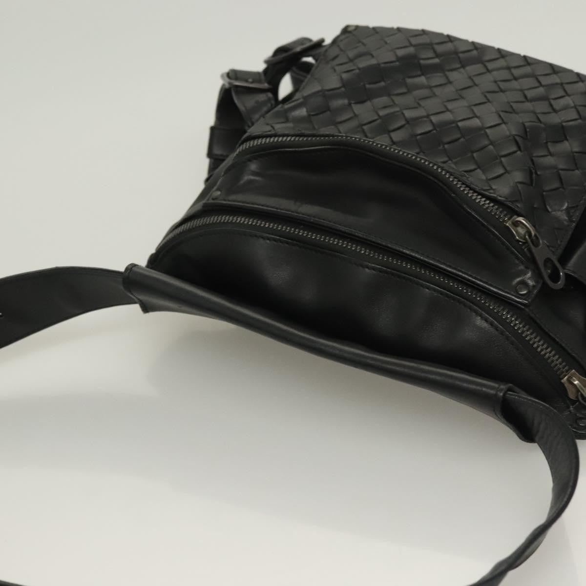 Bottega Veneta Utility Waist Bag Leather with Intrecciato, BLACK, LEATHER, Travel bag