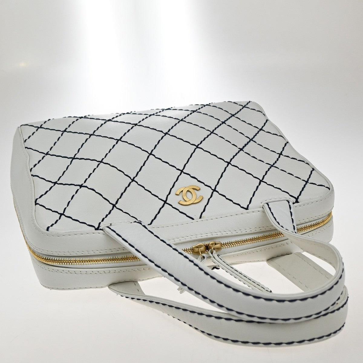 Chanel Surpique Zip Around Satchel Quilted Leather, WHITE, LEATHER, Handbag