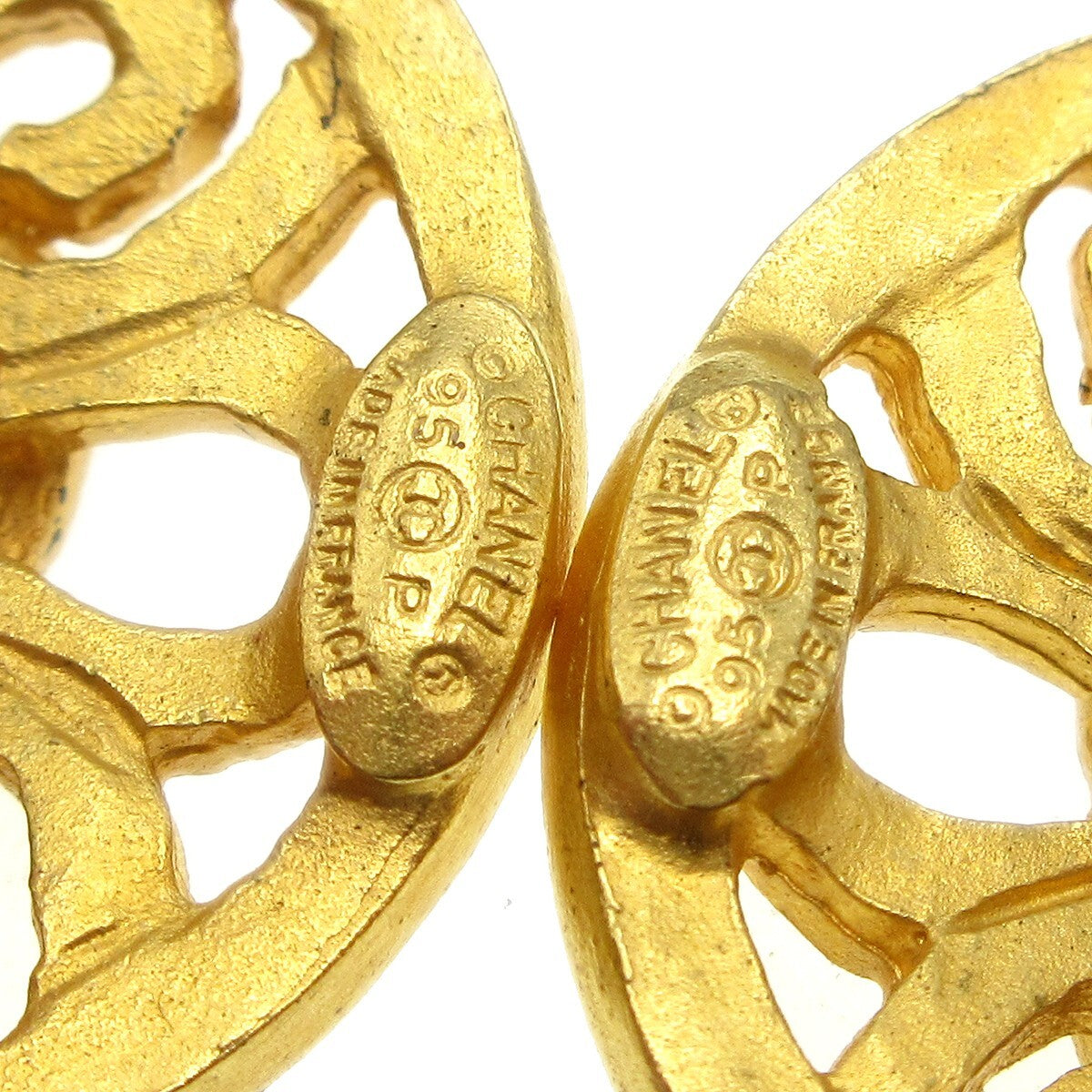 Chanel CC Round Earrings Metal, GOLD, GOLD_PLATED, Earrings