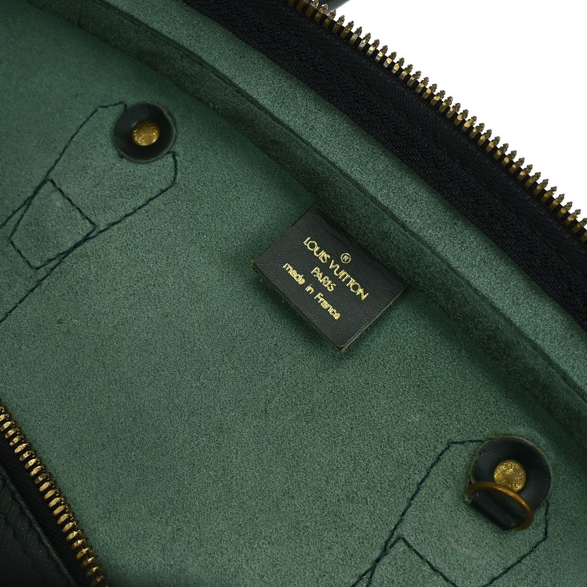Louis Vuitton Kendall Handbag Taiga Leather, Green, Leather, Travel Bag