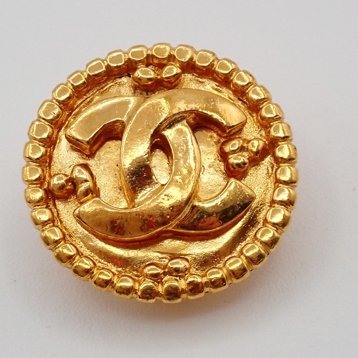 Chanel Vintage CC Round Button Clip-On Earrings Metal, Gold, Gold Plated, Earrings
