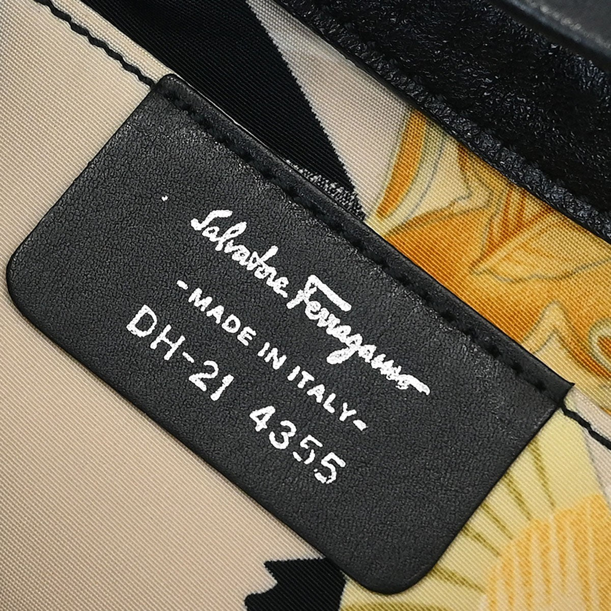 Salvatore Ferragamo Vara Bow Hobo Leather, BLACK, LEATHER, Handbag