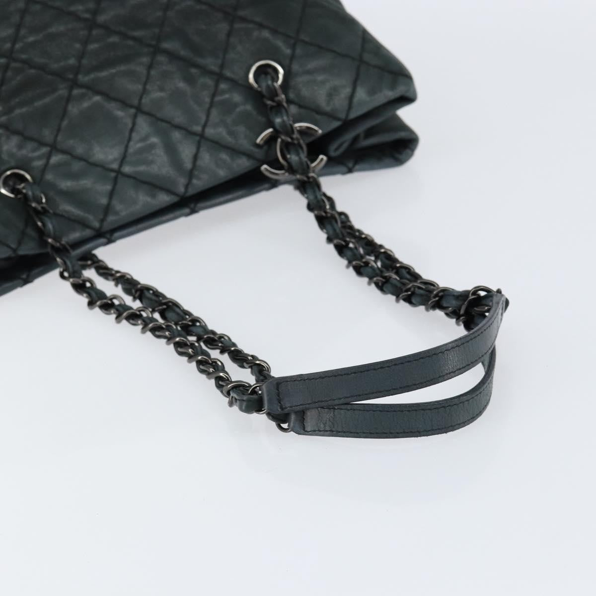 Chanel CC Charm Tote Quilted Iridescent Calfskin, GREEN, LEATHER, Tote bag
