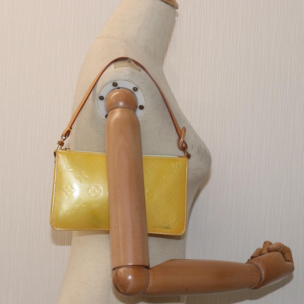 Louis Vuitton Lexington Pochette Monogram Vernis, YELLOW, PATENT_LEATHER, Clutche & pouche