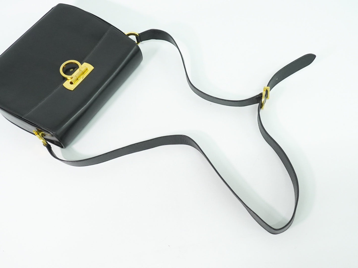 Salvatore Ferragamo Gancini Shoulder Bag Leather, BLACK, LEATHER, Shoulder bag