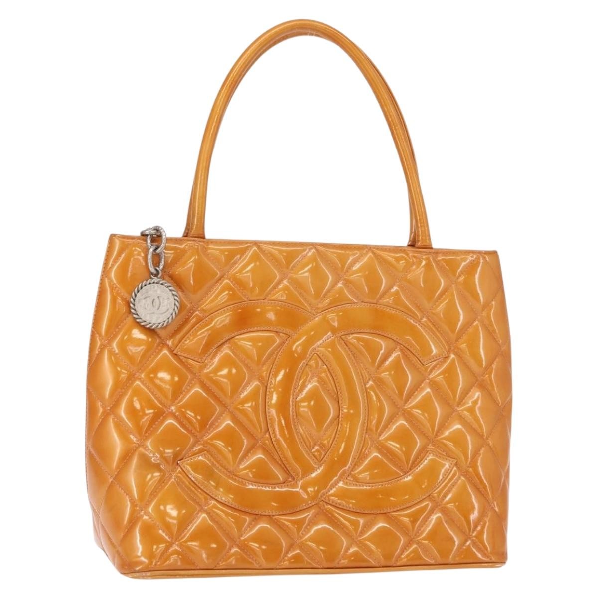 Chanel Medallion Tote Quilted Patent, BEIGE, PATENT_LEATHER, Tote bag