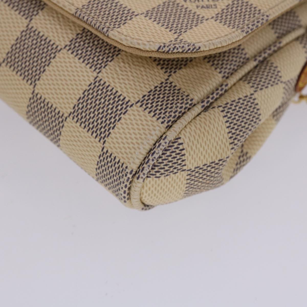 Louis Vuitton Favorite Handbag Damier, White, Canvas, Clutch
