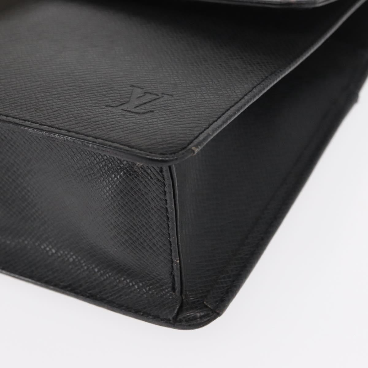 Louis Vuitton Selenga Pochette Taiga Leather, GRAY, LEATHER, Clutche & pouche