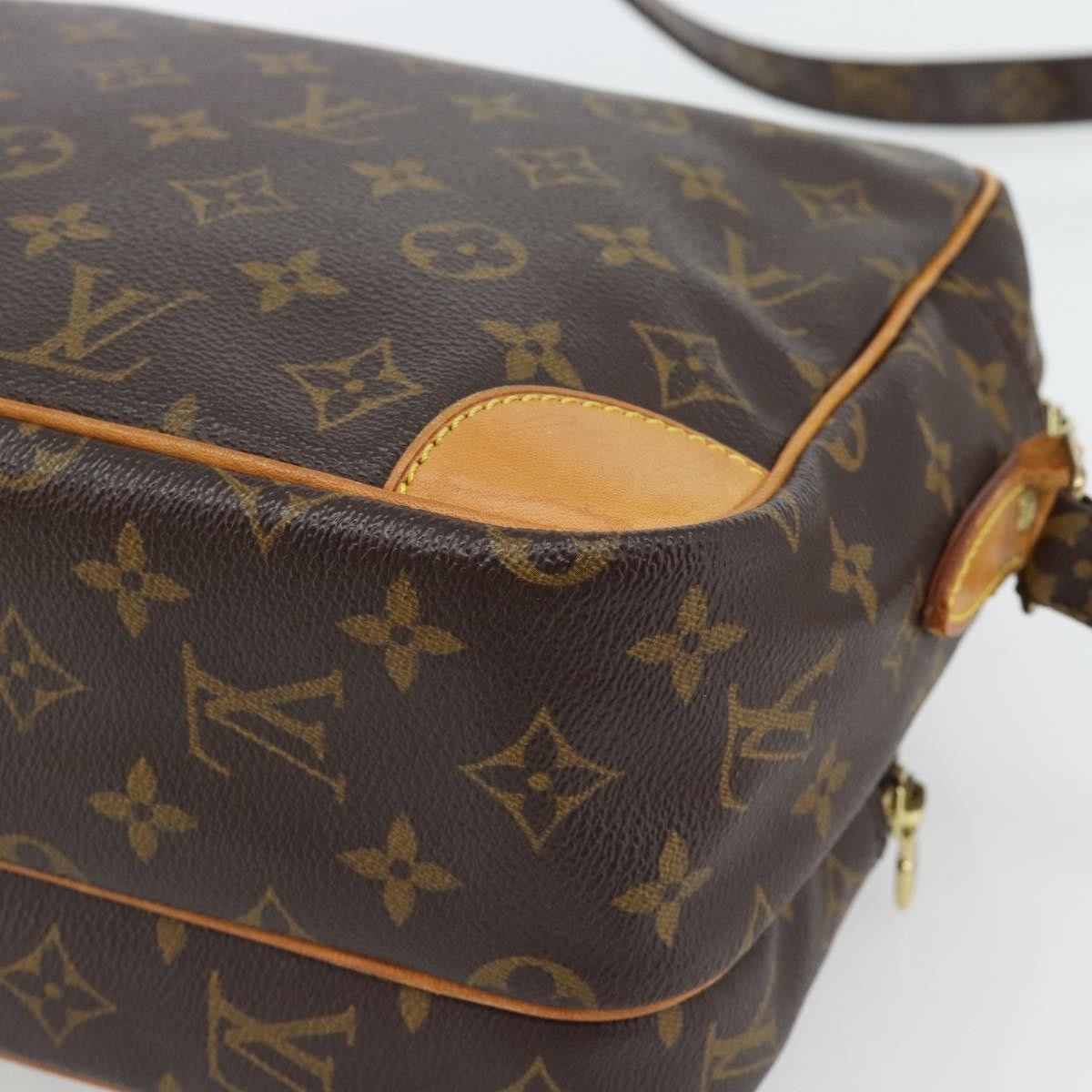 Louis Vuitton Nil Messenger Bag Monogram Canvas, Brown, Canvas, Shoulder Bag