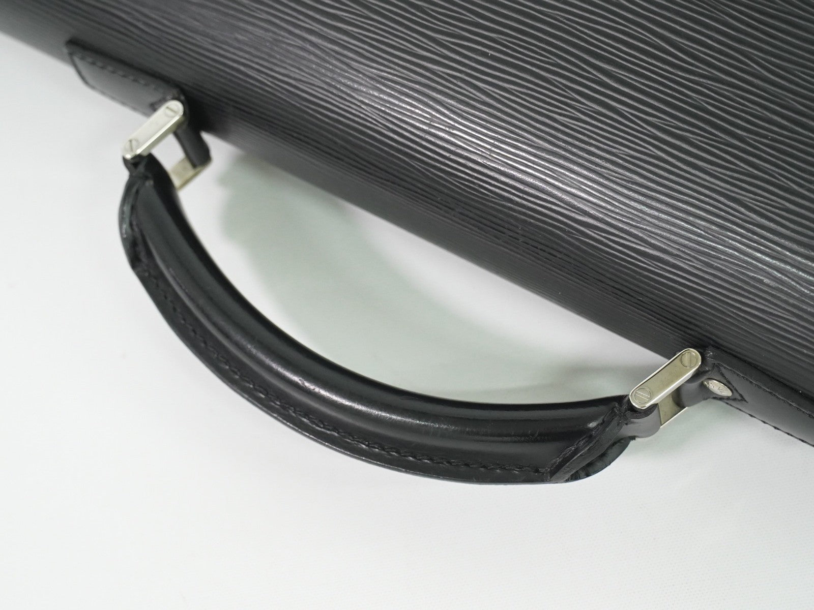 Louis Vuitton Neo Robusto 2 Briefcase Taiga Leather, BLACK, LEATHER, Briefcase