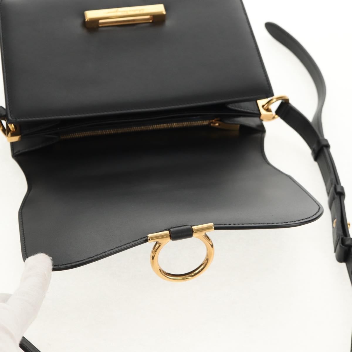 Salvatore Ferragamo Joanne Shoulder Bag Leather, BLACK, LEATHER, Shoulder bag