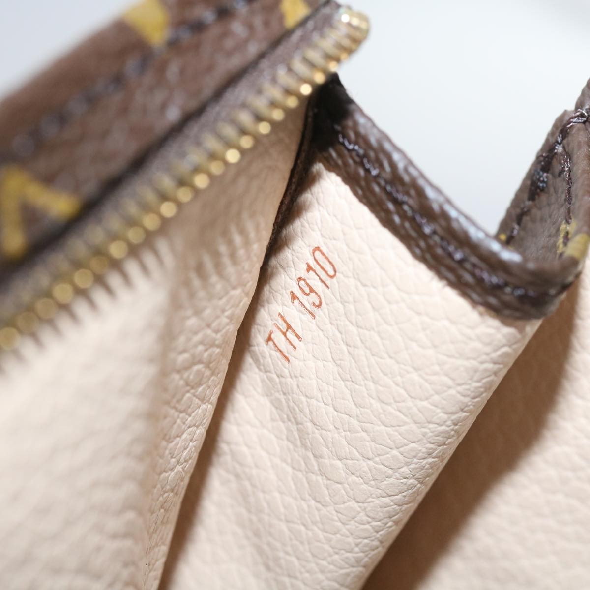 Louis Vuitton Poche Toilette NM Monogram Canvas, BROWN, CANVAS, Toiletry Case