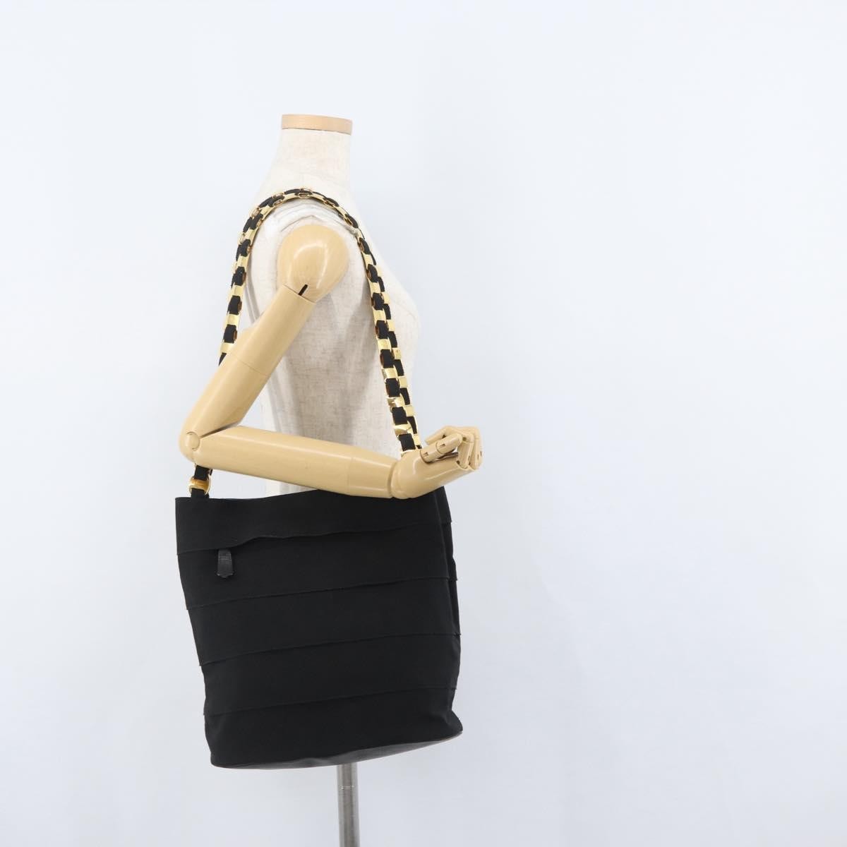 Salvatore Ferragamo Vala Shoulder Bag Nylon, BLACK, NYLON, Shoulder bag