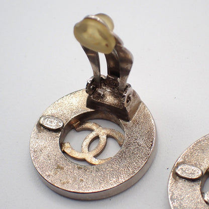 Chanel CC Cutout Round Clip-On Earrings Metal, SILVER, METAL, Earrings