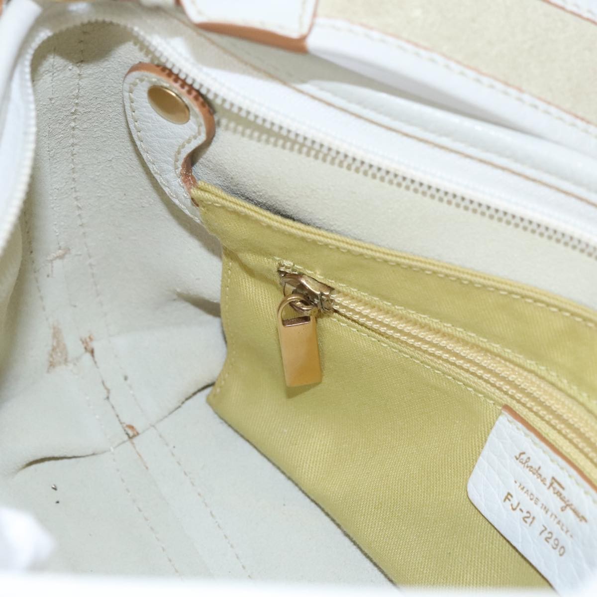 Salvatore Ferragamo Gancini Shoulder Bag Leather, WHITE, LEATHER, Shoulder bag