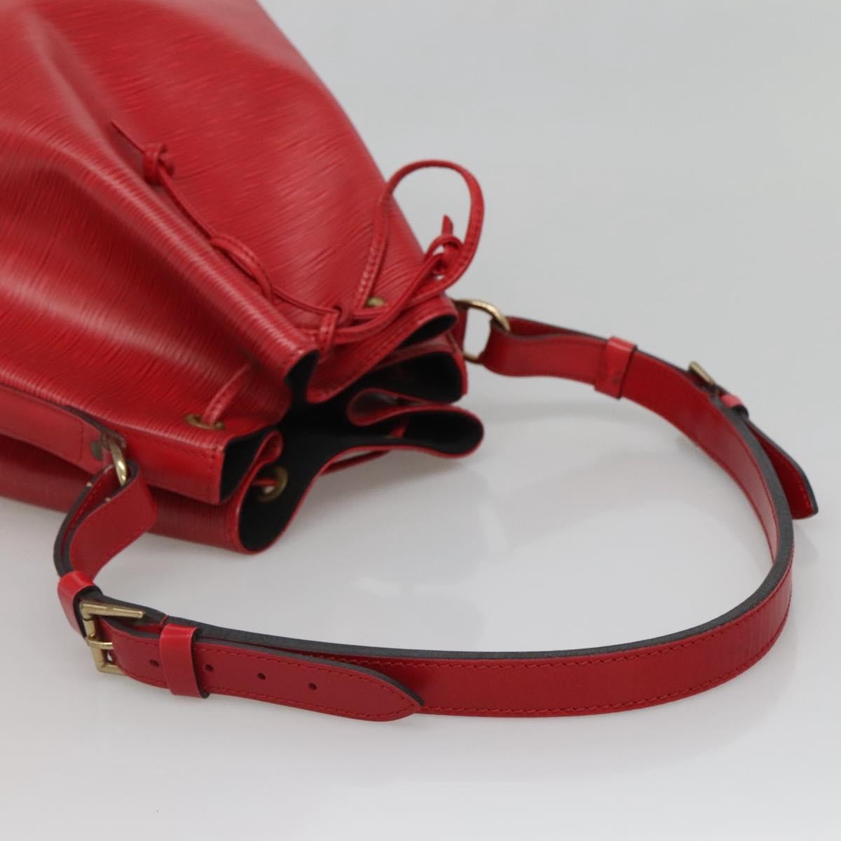 Louis Vuitton Noe Handbag Epi leather, RED, LEATHER, Handbag