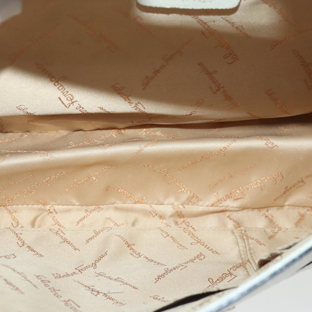 Salvatore Ferragamo Gancini handbag Leather, WHITE, LEATHER, Shoulder bag