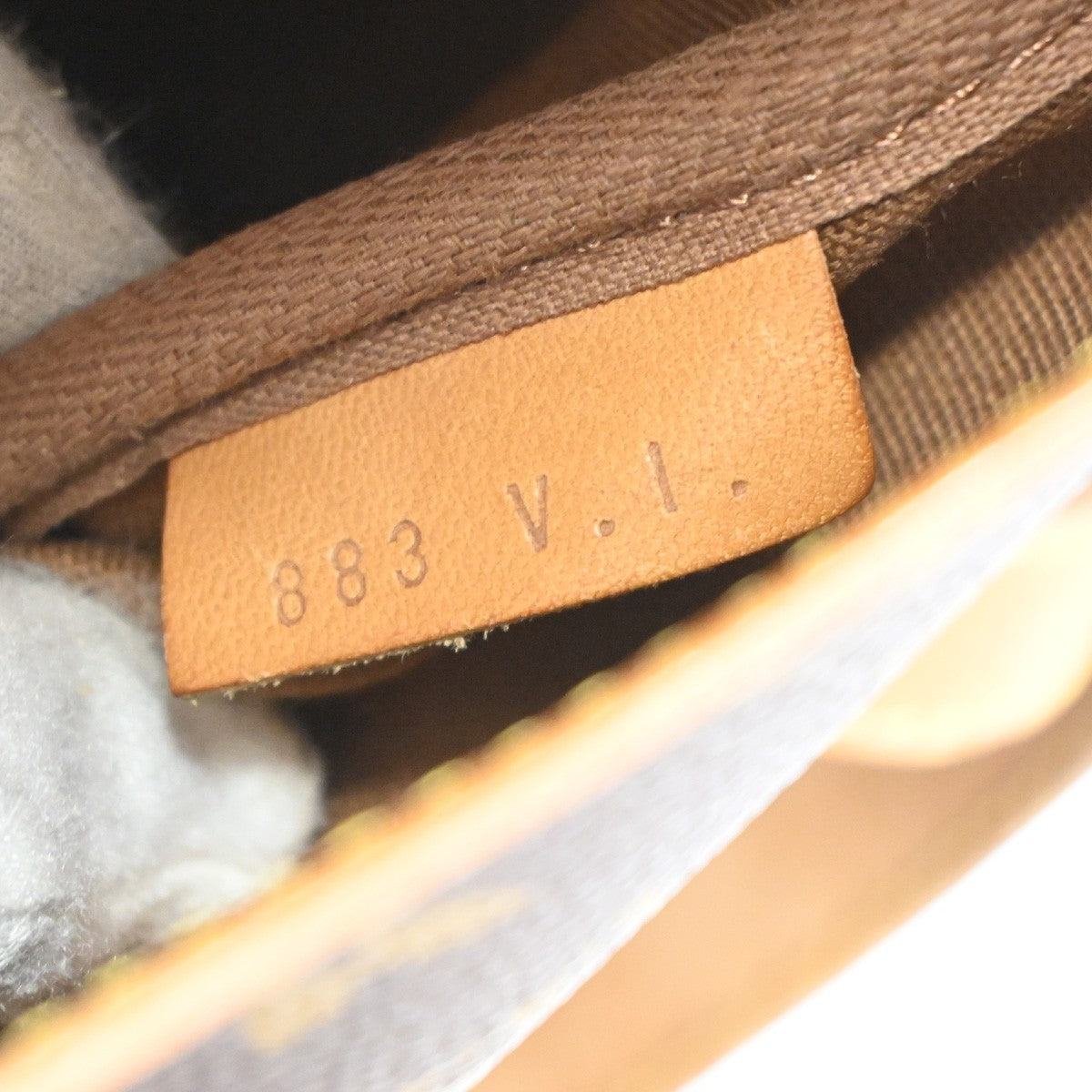 Louis Vuitton Saumur Handbag Monogram Canvas, Brown, Leather, Shoulder Bag