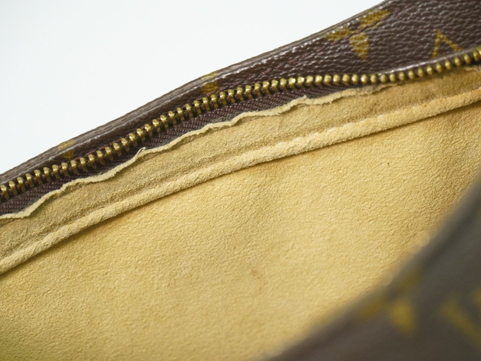 Louis Vuitton Monogram Looping Handbag Monogram Canvas, Brown, Canvas, Shoulder Bag