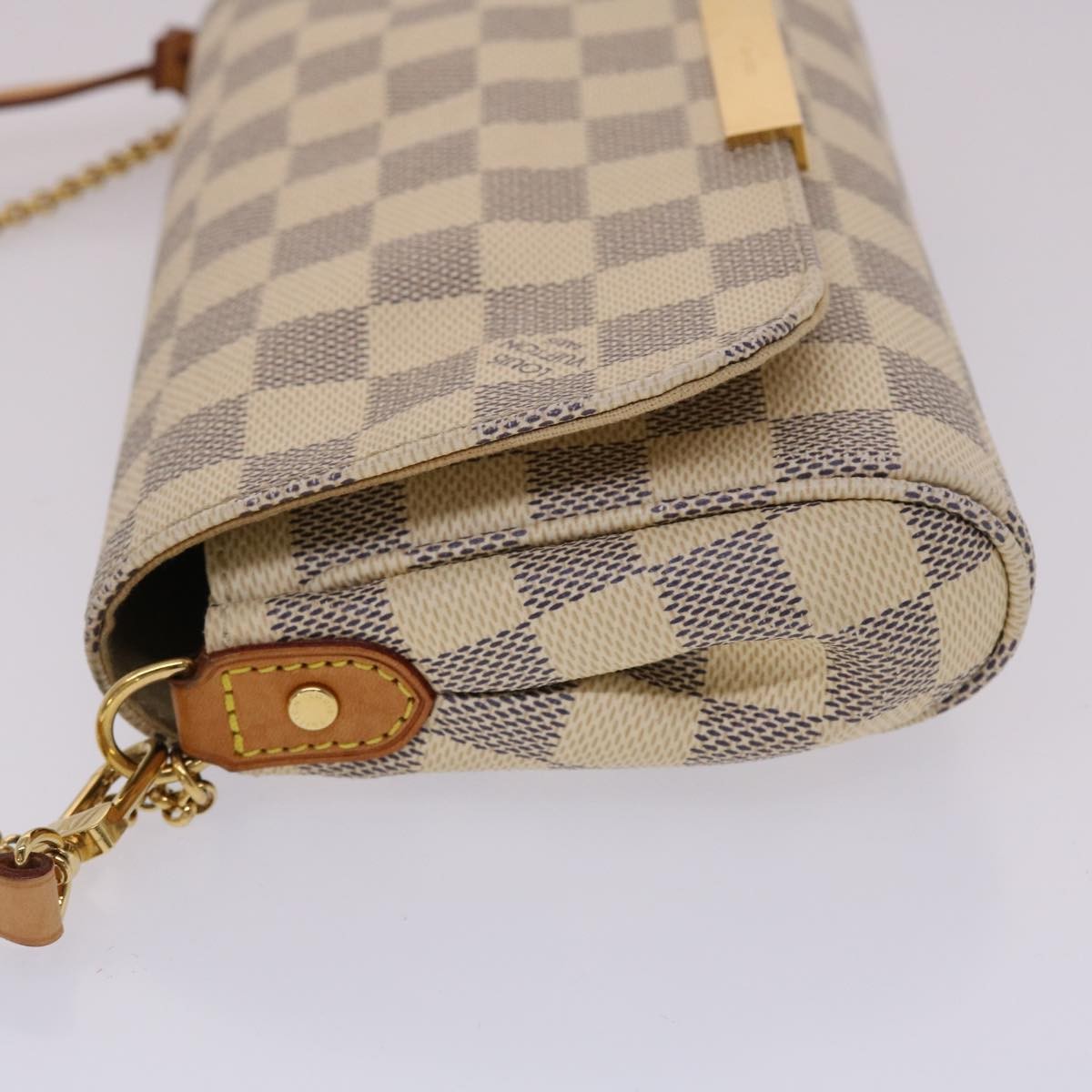 Louis Vuitton Favorite Handbag Damier, White, Canvas, Clutch