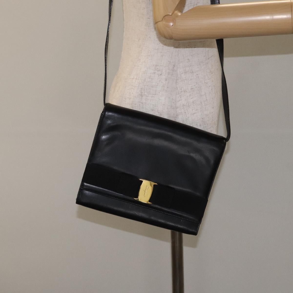 Salvatore Ferragamo Vara shoulder Bag Leather, Black, Leather, Shoulder Bag