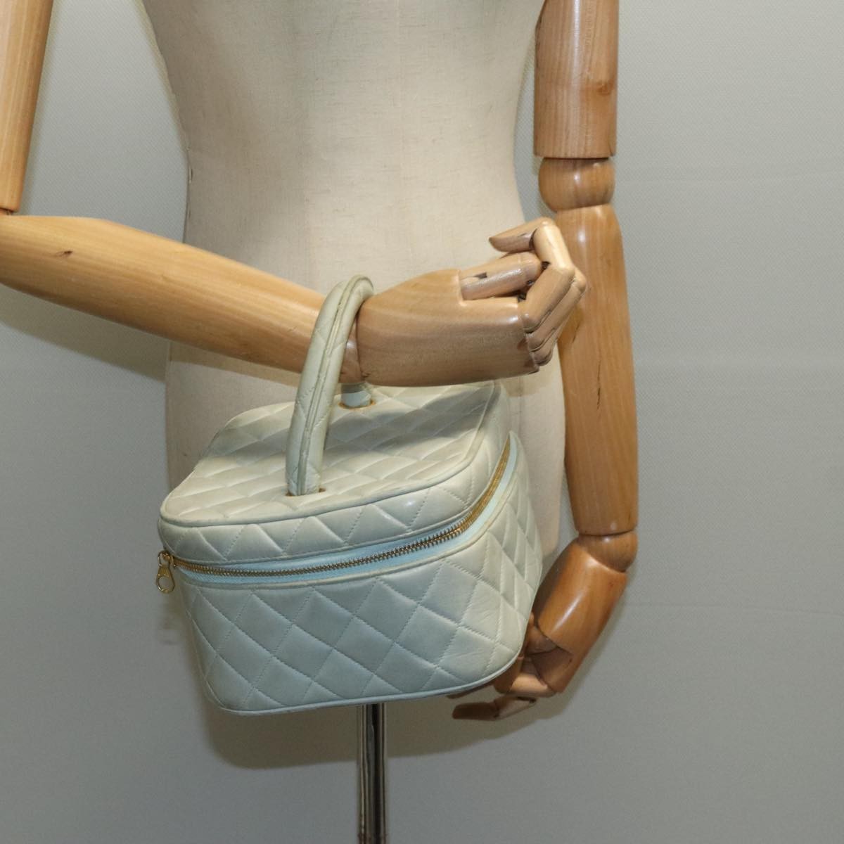 Chanel Cosmetic Case Quilted Lambskin, BLUE, LEATHER, Toiletry Case