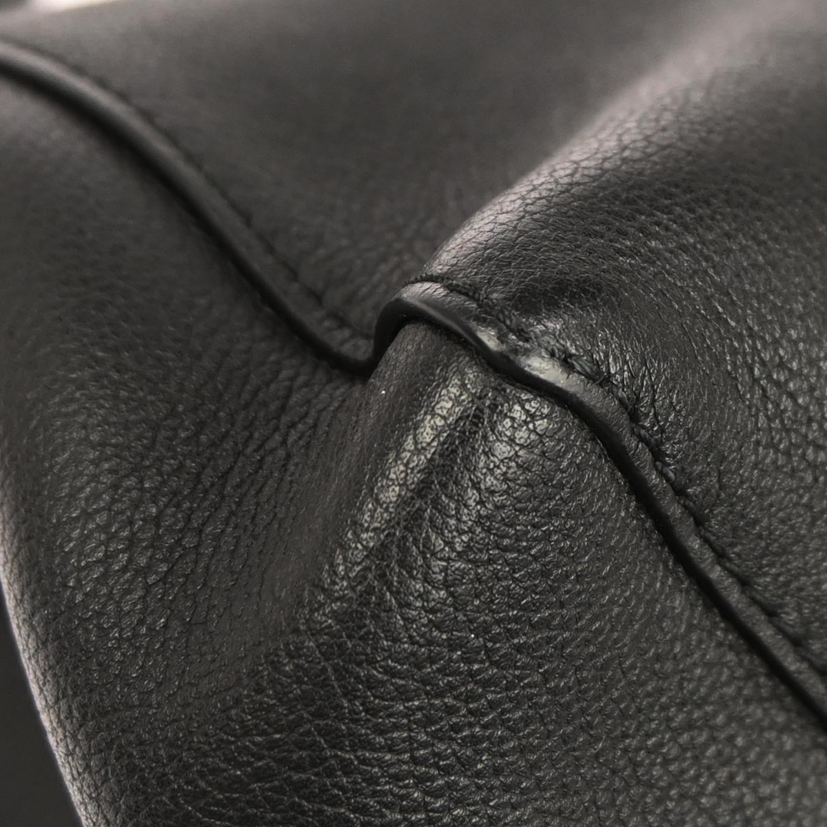 Louis Vuitton Lockme II Handbag Leather, BLACK, LEATHER, Handbag