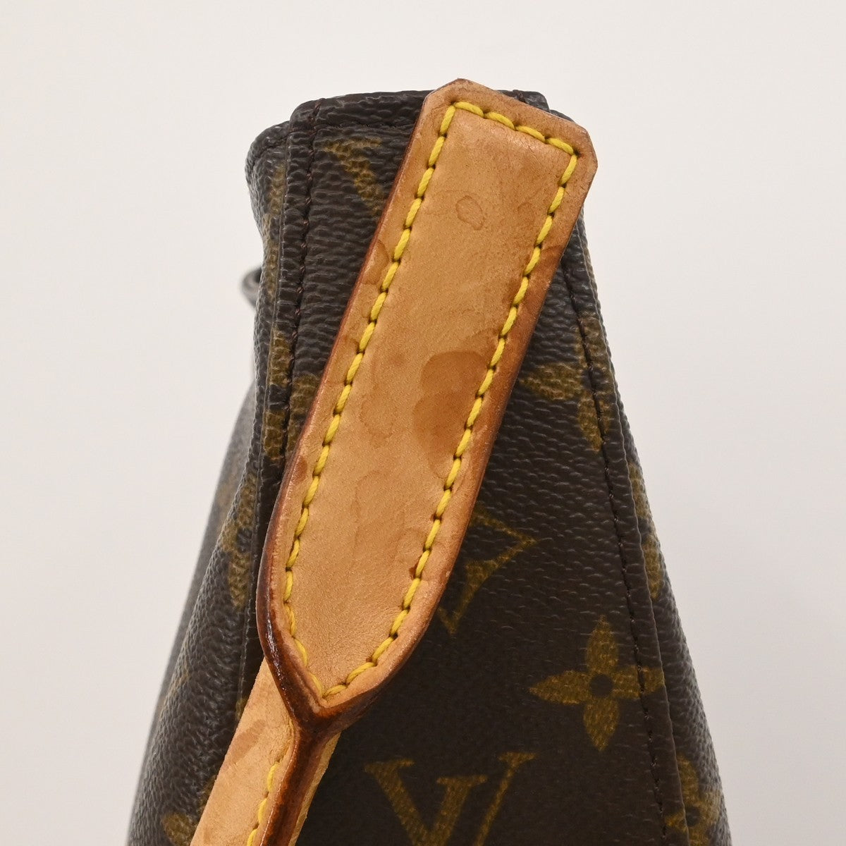 Louis Vuitton Monogram Looping Handbag Monogram Canvas, Brown, Canvas, Shoulder Bag