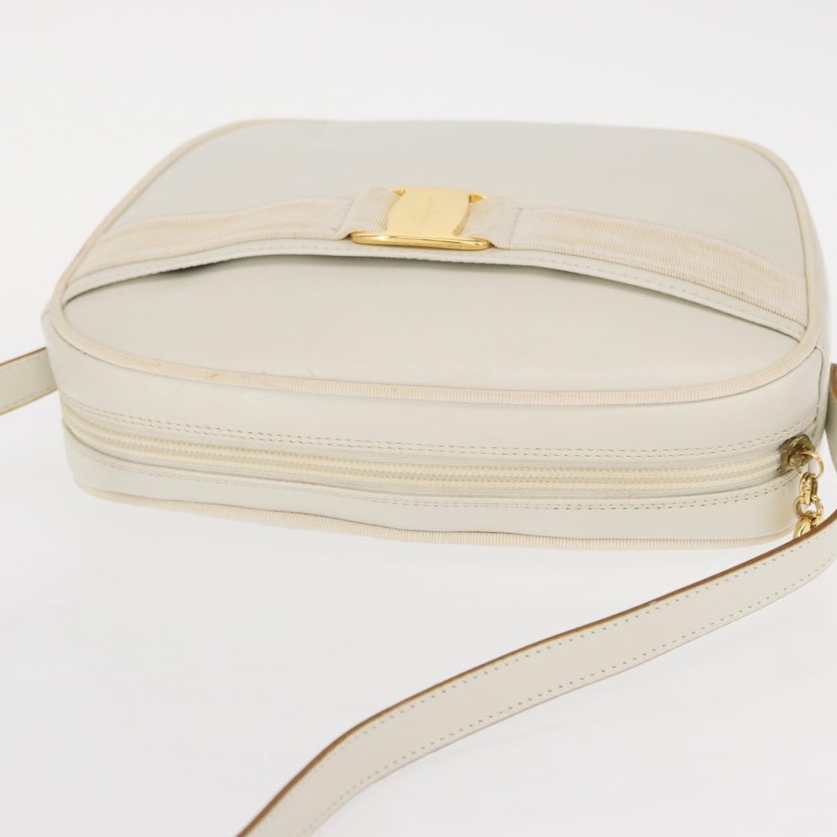 Salvatore Ferragamo Vala Shoulder Bag Leather, WHITE, LEATHER, Shoulder bag