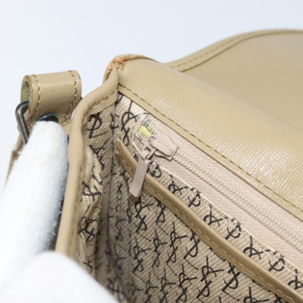 Saint Laurent Vintage Shoulder Bag - Brandsamsara