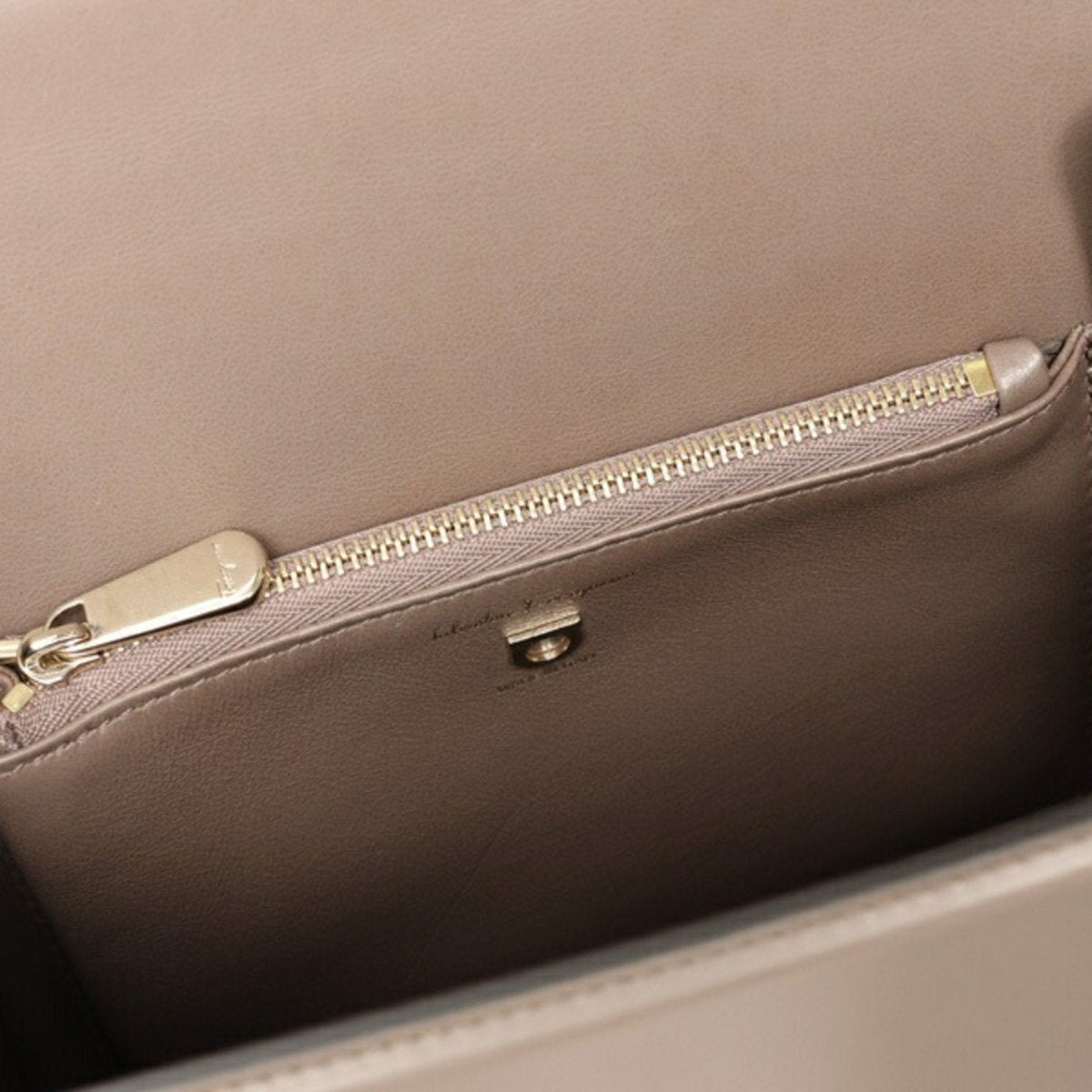 Salvatore Ferragamo Boxyz - Brandsamsara