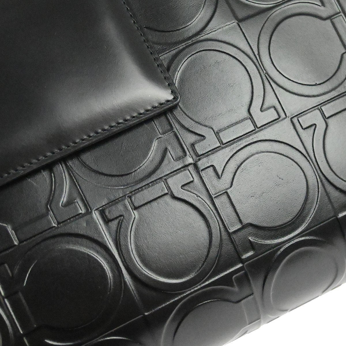 Salvatore Ferragamo Gancini handbag - Brandsamsara