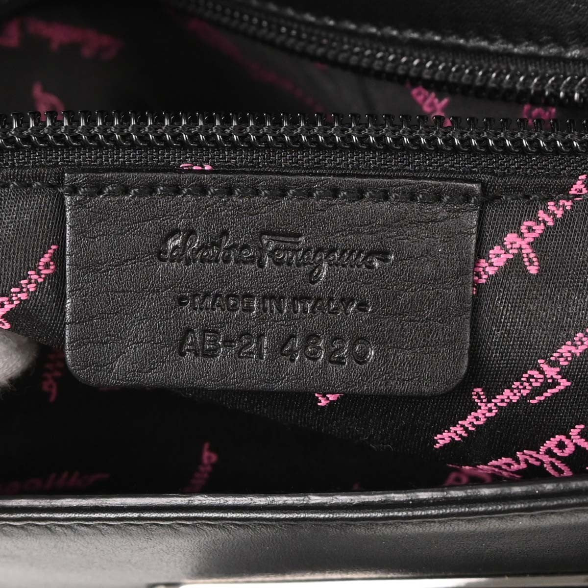 Salvatore Ferragamo Gancini handbag - Brandsamsara