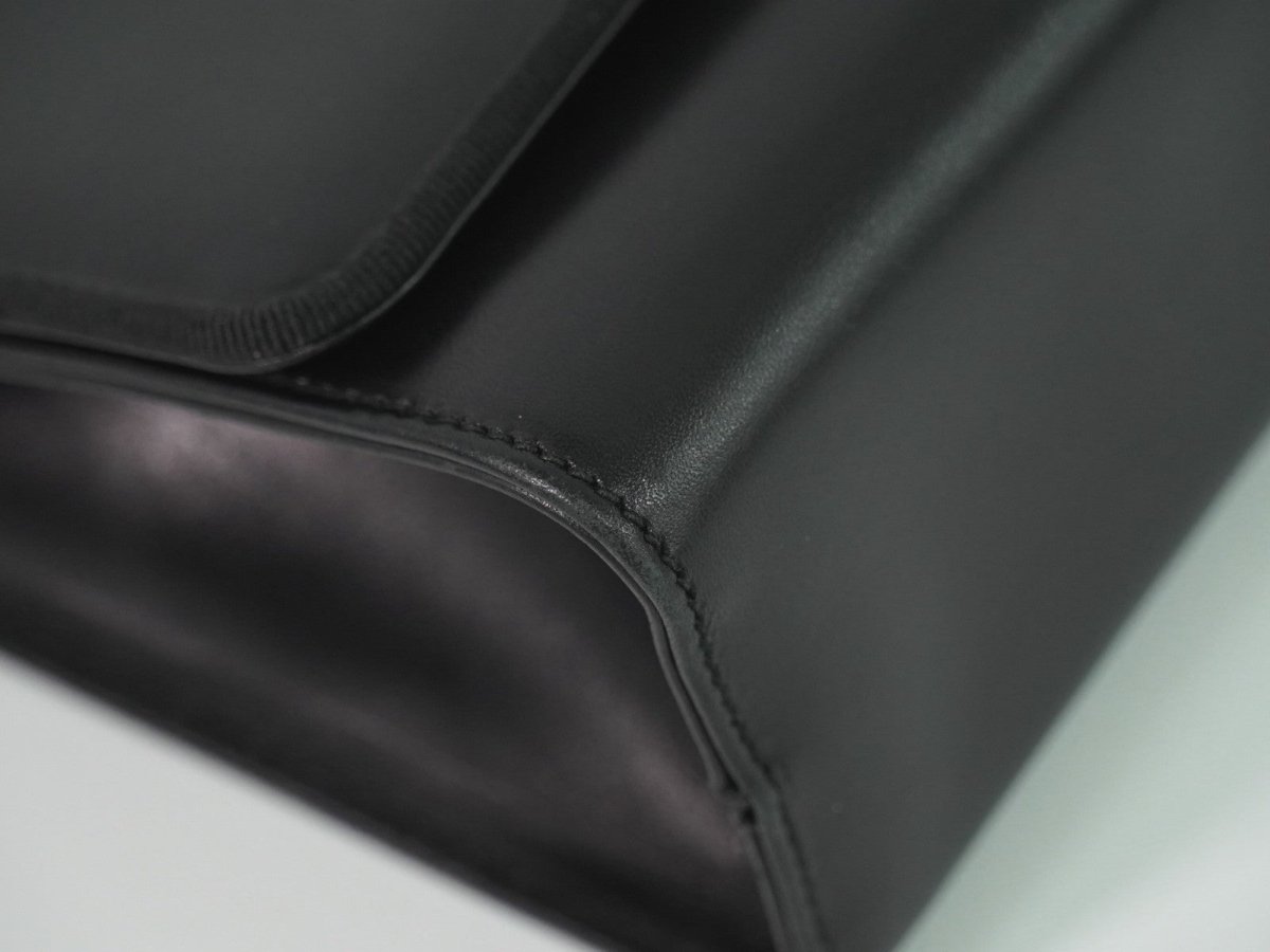 Salvatore Ferragamo Gancini Shoulder Bag - Brandsamsara