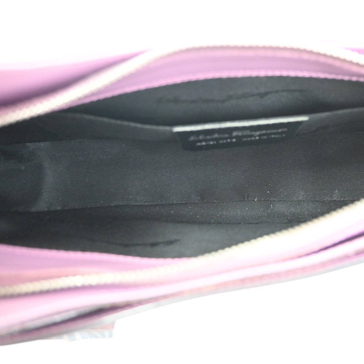 Salvatore Ferragamo Gancini Shoulder Bag - Brandsamsara