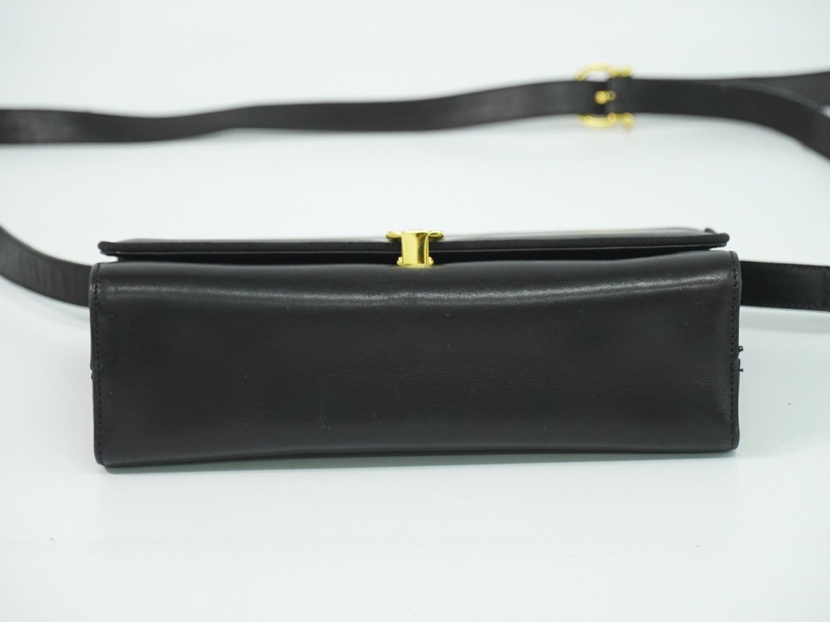 Salvatore Ferragamo Gancini Shoulder Bag - Brandsamsara