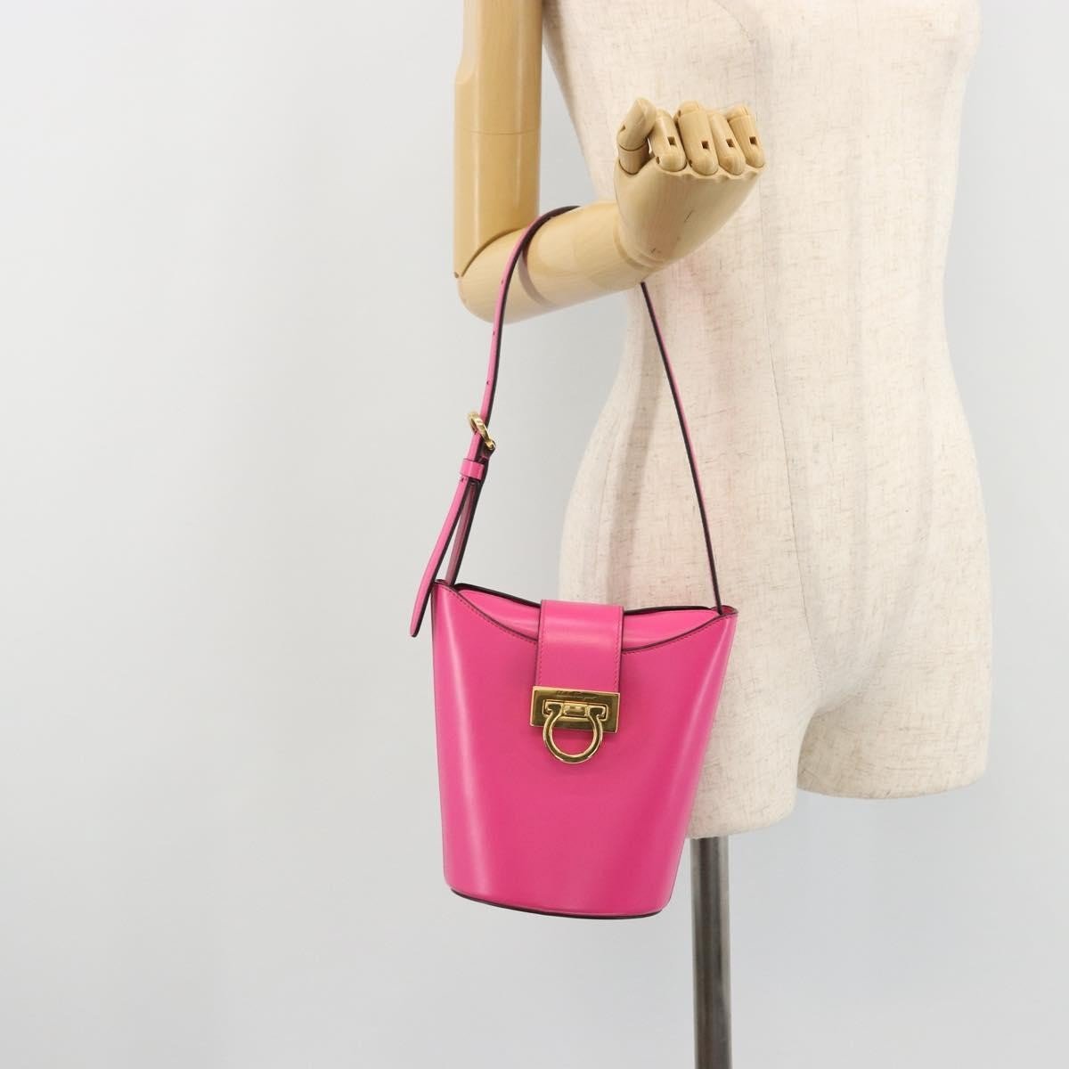 Salvatore Ferragamo Trifolio - Brandsamsara