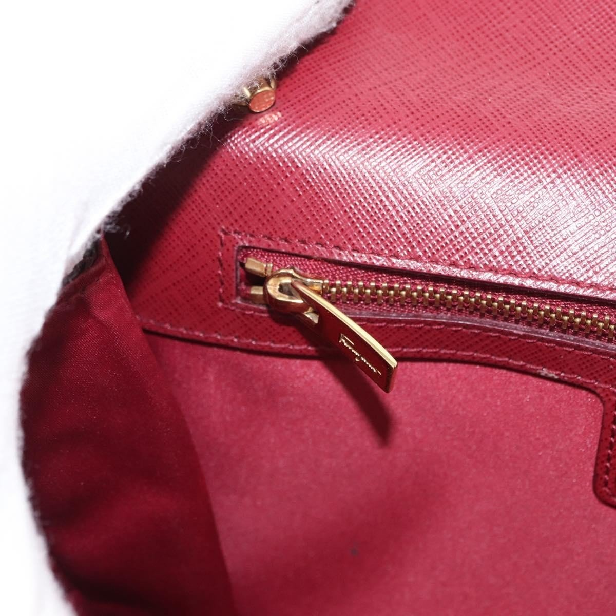 Salvatore Ferragamo Vala Chain Shoulder bag - Brandsamsara