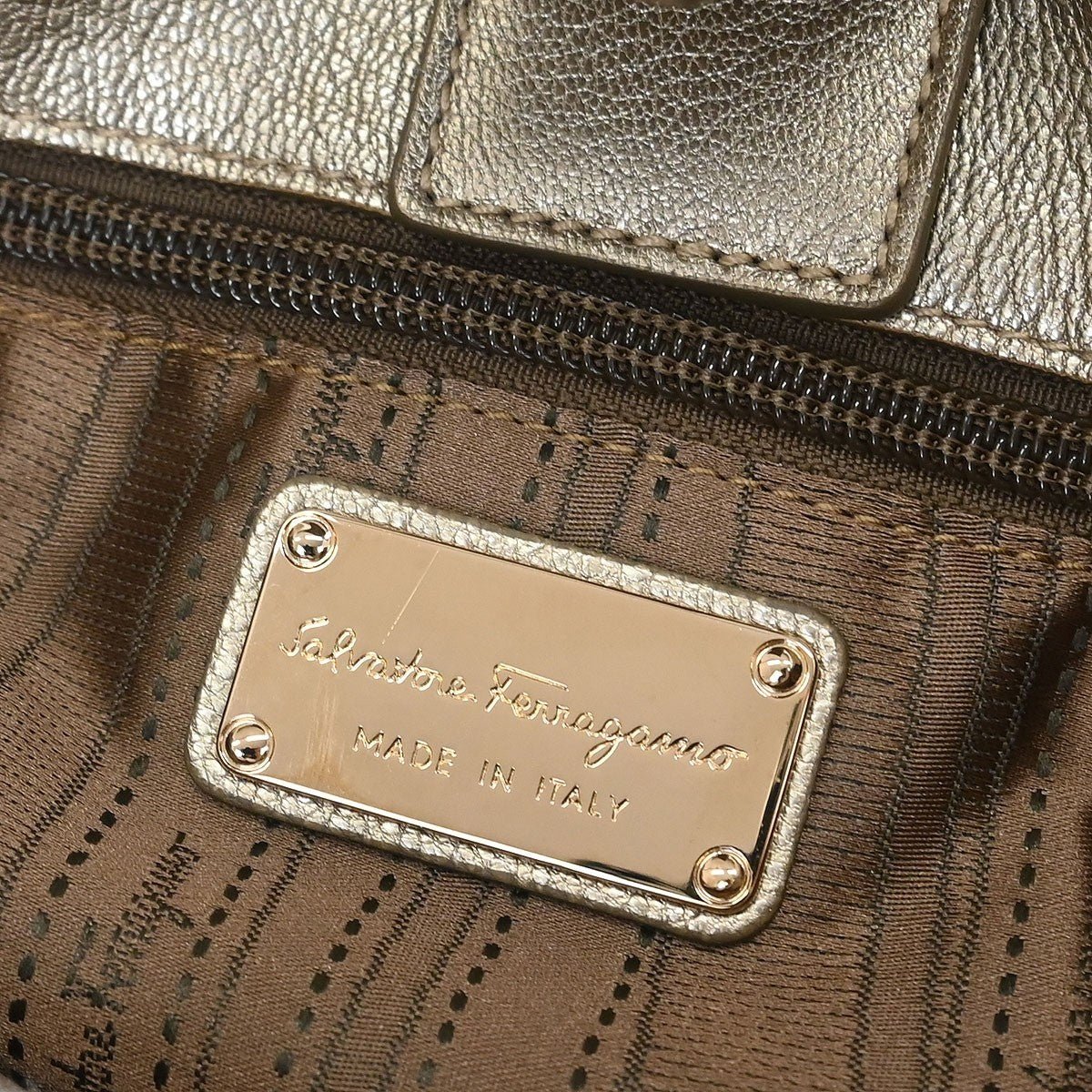 Salvatore Ferragamo Vala Handbag - Brandsamsara