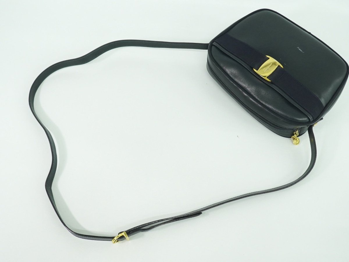 Salvatore Ferragamo Vala Shoulder Bag - Brandsamsara