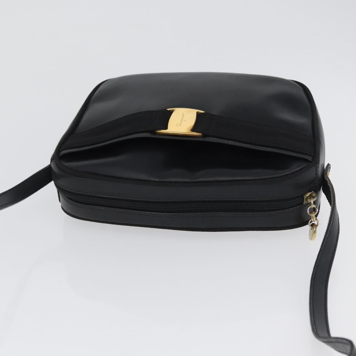 Salvatore Ferragamo Vara Bow camera Shoulder Bag - Brandsamsara