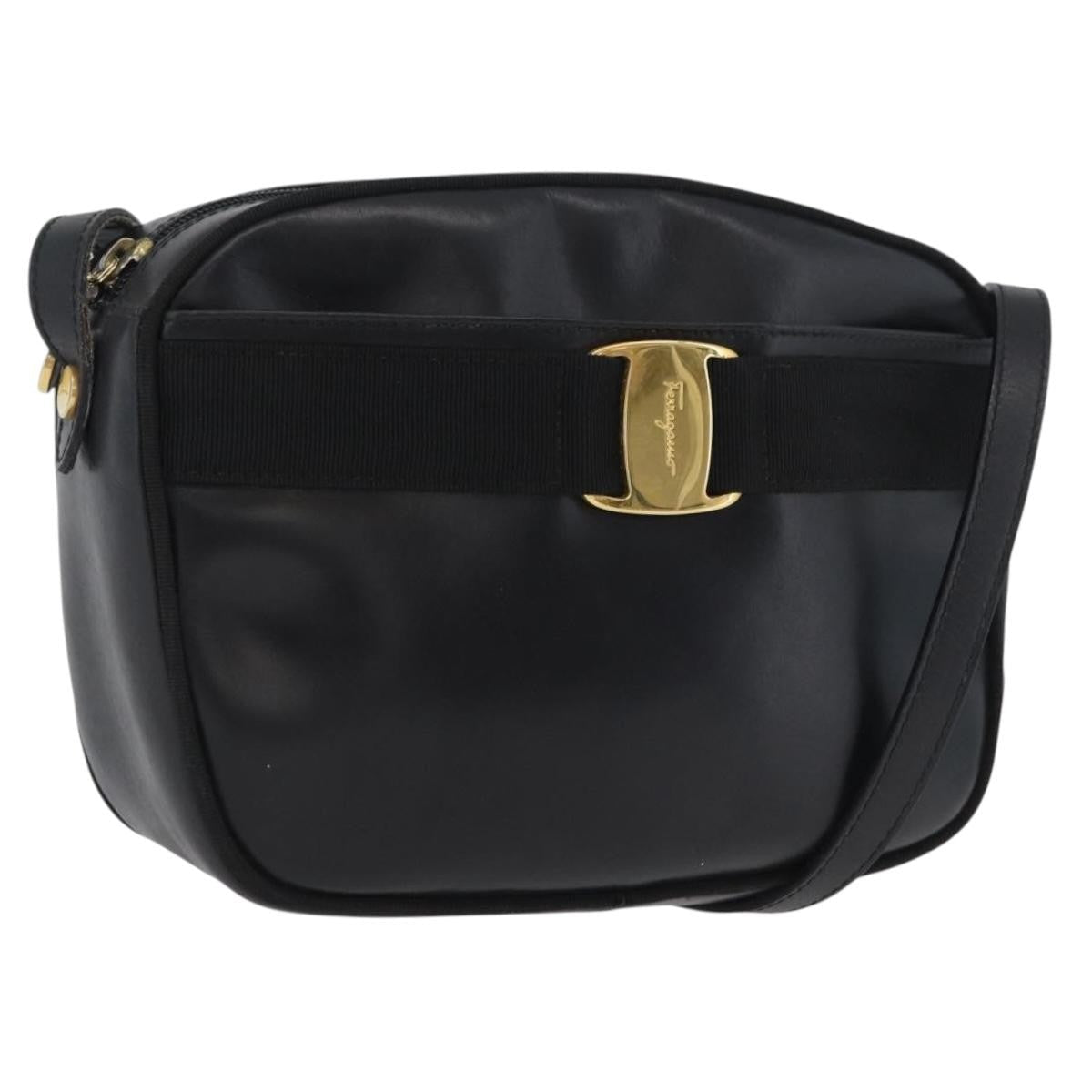 Salvatore Ferragamo Vara Bow camera Shoulder Bag - Brandsamsara